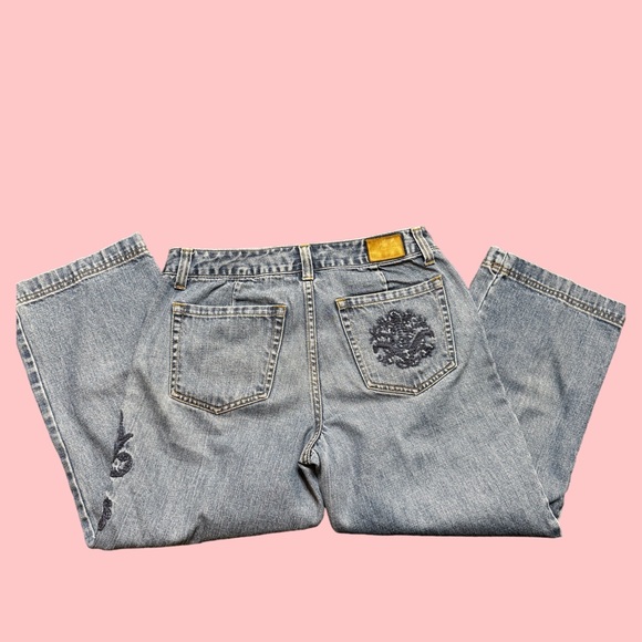 Y2K Tommy Hilfiger embroidered Capris - Picture 3 of 8